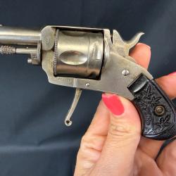 BULLDOG PUPPY cal. 320