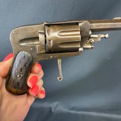 REVOLVER HAMMERLESS PEU COURANT cal. 6mm VELODOG