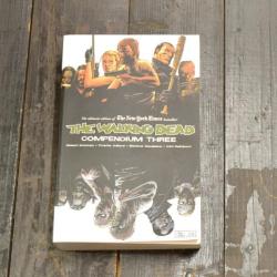 The Walking Dead Compendium Volume three 3 9781632154569 BD bande dessin&eacute;e horreur Anglais (6531341)