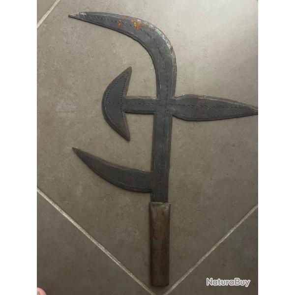 Ancien Couteau de Jet MAMBELE - Art Tribal Congo RDC D�but XXe.