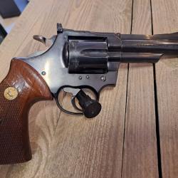 revolver colt trooper