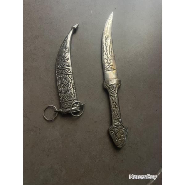 Poignard oriental d�coratif de type Kandjar
