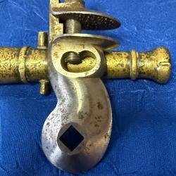CHIEN  DE PLATINE  DE FUSIL  MOD&Egrave;LE  1777  AN IX  19 &Egrave;ME  ORIGINAL