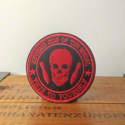 Patch brod&eacute; "le revers de la m&eacute;daille" "Fid&egrave;le a toi m&ecirc;me" moral patch crane rouge