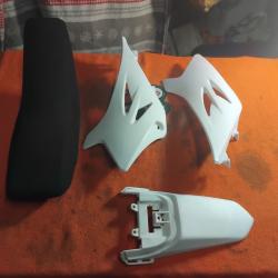 Car&eacute;nage + selle moto dirt
