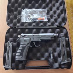 mauser M20 calibre 22 lr     2 chargeurs 10 coups +1 adaptateur mod&eacute;rateur en 1/2x28