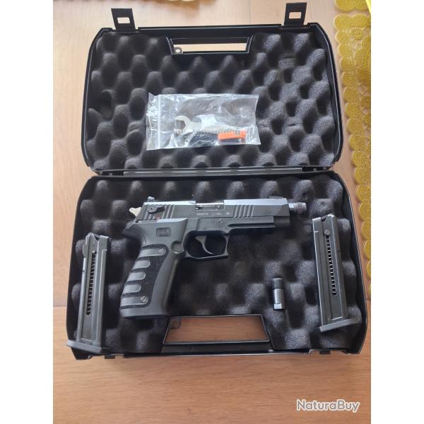 mauser M20 calibre 22 lr     2 chargeurs 10 coups +1 adaptateur mod�rateur en 1/2x28