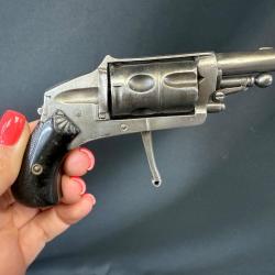 REVOLVER HAMMERLESS cal6mm VELODOG