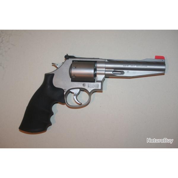 REVOLVER SMITH & WESSON 686 PLUS PC WITH VENTED 357 MAGNUM