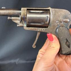 &Eacute;NORME REVOLVER HAMMERLESS cal 8mm92