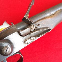 Pistolet &agrave; silex ancien