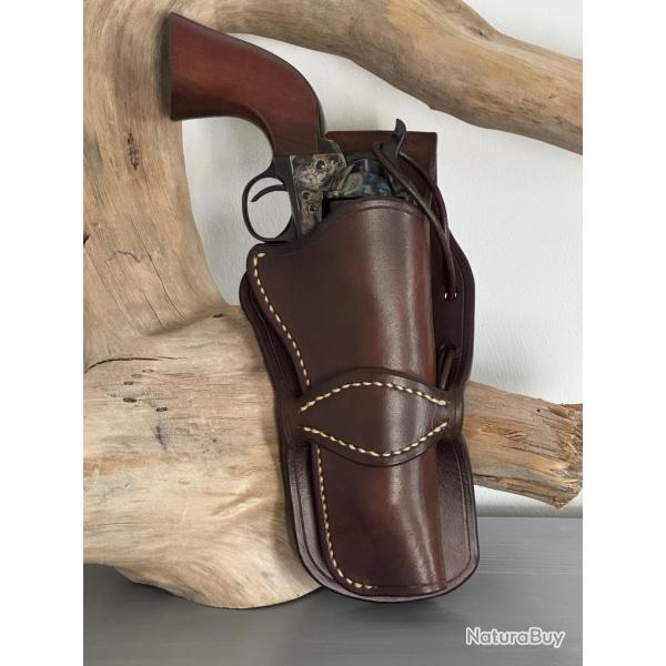 Holster en cuir pour revolvers de type Colt SAA 1873 ou r�plique 5''1/2. Droitier N�06