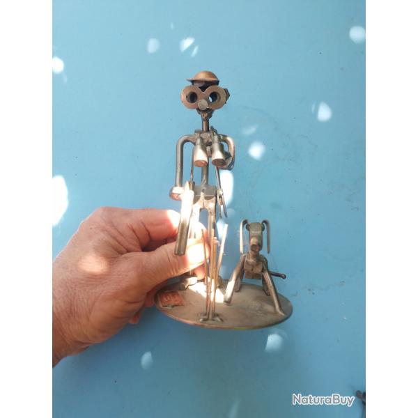 sculpture chasseur et son chien en acier HINZ & kunst