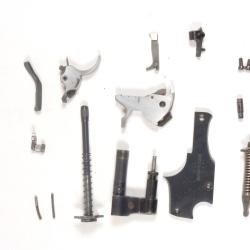 Lot pi&egrave;ces Manurhin MR88 / Police F1 Couleur Noir
