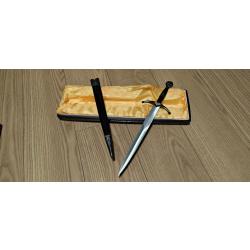 Dague ou coupe papier Puy du Fou