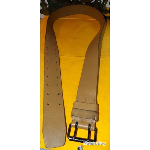 CEINTURON EN CUIR DE L'ARMEE FRANCAISE , TAILLE 2, LONGUEUR DU CEINTURON POUR ATTACHE 105 CM MAXI LO