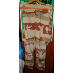 PANTALON COULEUR SABLE DE L'ARMEE DE TERRE FRANCAISE DE 2009 , TAILLE M OU 39-40 MODELE GUERILLA , F