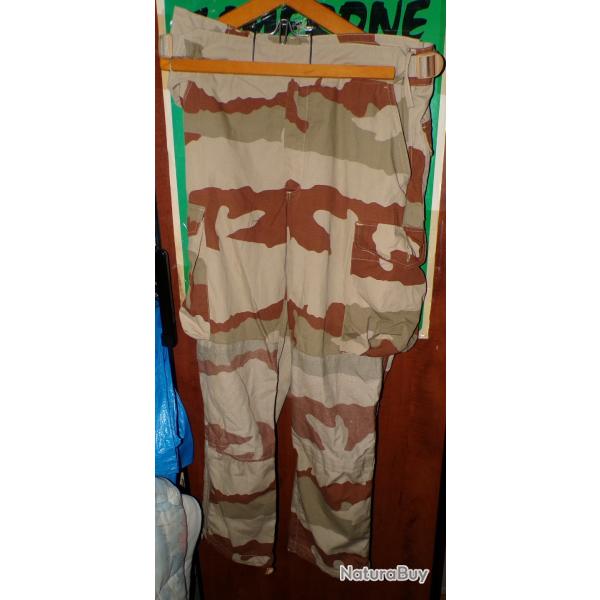 PANTALON COULEUR SABLE DE L'ARMEE DE TERRE FRANCAISE DE 2009 , TAILLE M OU 39-40 MODELE GUERILLA , F