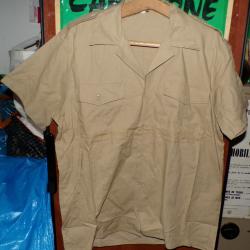 CHEMISE MILITAIRE A MANCHES COURTES DE L'ARMEE FRANCAISE PERIODE DE 1975 ,Taille 3 SOIT EN CIVIL 41-