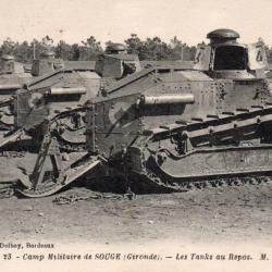 Carte Postale - Camp Militaire de SOUGE (Gironde) - Les Tanks au Repos - N&deg;8297