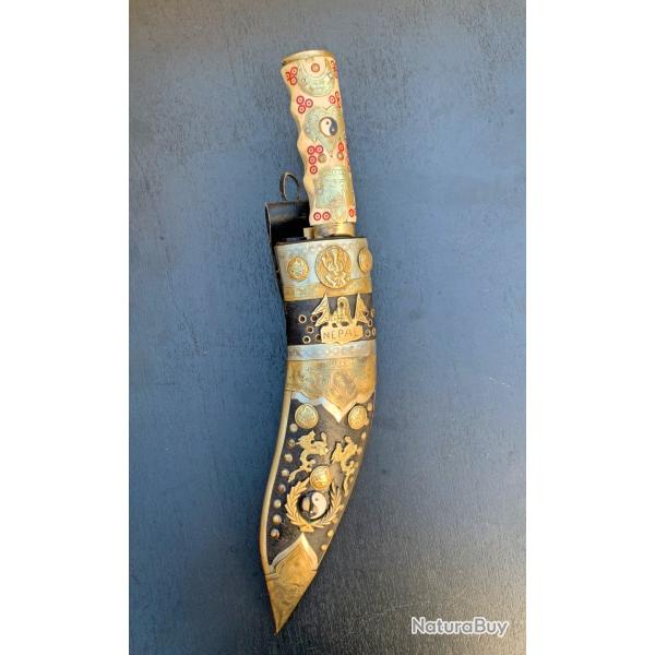 ANCIEN TRES IMPOSANT COUTEAU KUKRY DE GHURKA NEPALAIS SUPERBES DECORS, ASIE, INDE