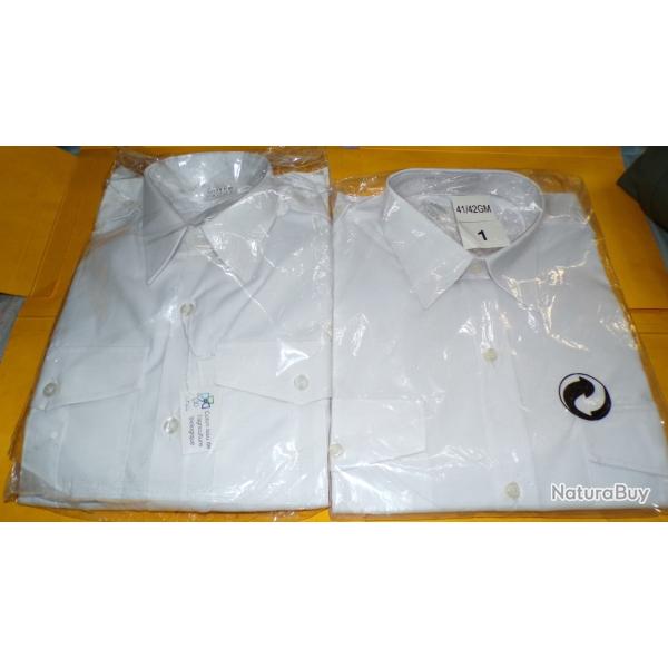 LOT DE 2 CHEMISES BLANCHES DE SORTIE DE L'ARMEE DE TERRE DE L'ARMEE FRANCAISE ,TAILLE 37/38 AVEC PET