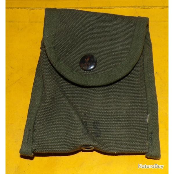 ARMEE AMERICAINE U.S : ETUI A PANSEMENT INDIVIDUEL OU POUR LA BOUSSOLE  , MODELE 1956  PERIODE GUERR