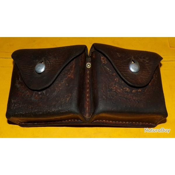 ARMEE SUISSE:ETUI EN CUIR A DEUX POCHETTES EN CUIR DE L'ARMEE SUISSE,DATE 1945 WWII  , FABRICANT DAN