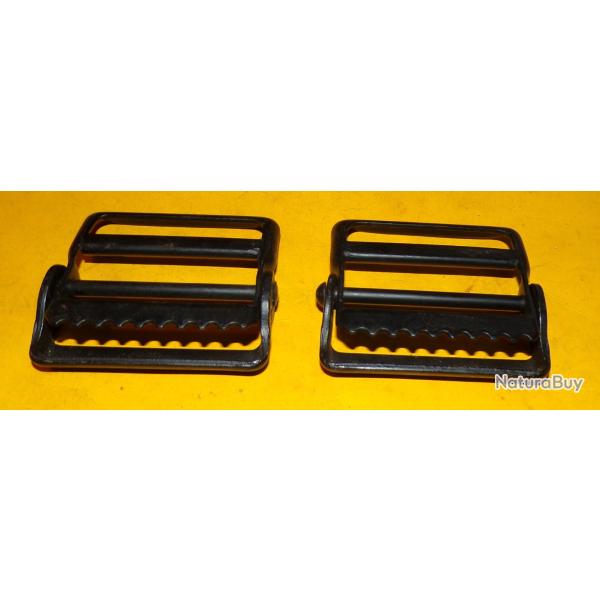 LOT DE 2 ATTACHES POUR SANGLE MILITAIRE  , FABRICATION FRANCAISE , BON ETAT  VOIR PHOTOS  . POUR TOU