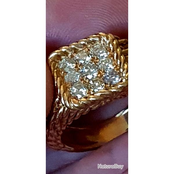 PIECE UNI.DESSIN�E AVEC MON JOAYER D'UNE SOMPTUEUSE CHEVIALIERE OR 18K PAV�E DE 9 DIAMANTS DE 0.12k