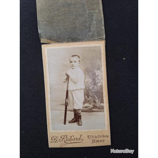 ancienne Photo CV Enfant avec Fusil Studio D. Richard Niort