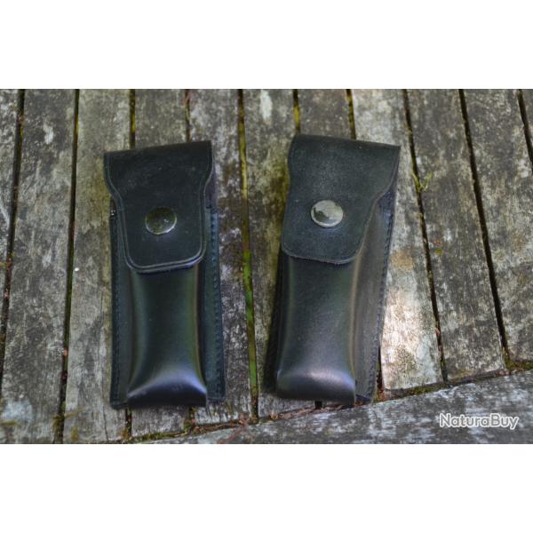 Lot de deux porte-chargeurs en cuir noir
