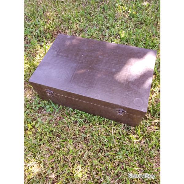 Joli coffret/boite bois massif 30.5 x 19.5 x 10.5 cm TBE pouvant recevoir une ancienne arme de poing