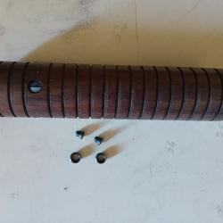 Winchester 1897 f&ucirc;t bois neuf + 2 rosettes avec vis