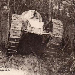 Carte Postale Char blind&eacute; RENAULT -N&deg;8319