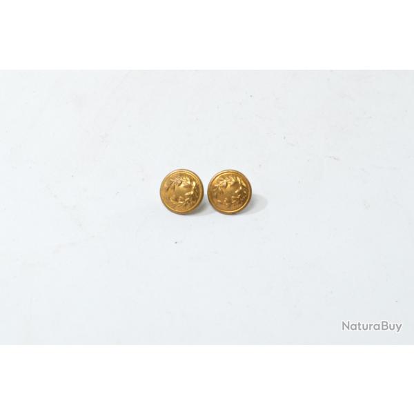 Paire de boutons diam�tre 10mm feuilles de laurier, �cole ou corps pr�fectoral ? K�pi coiffe
