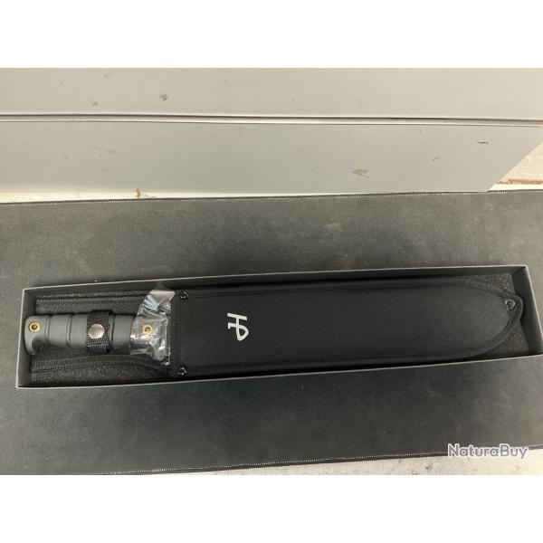 MACHETTE PUMA TEC LAME NOIRE 36CM ACIER MANCHE GOMME + ETUI