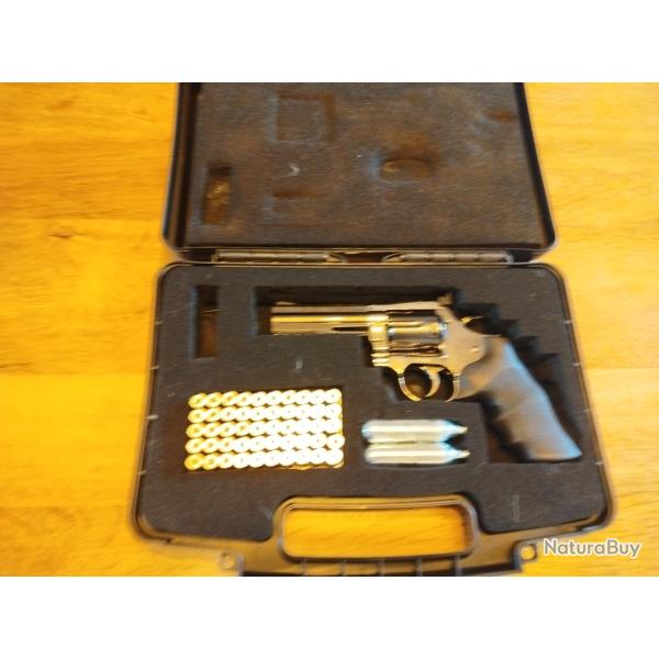 Dan Wesson 715 grey 4.5 bbs