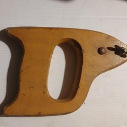 ANCIENNE POIGN&Eacute;E EN BOIS POUR LAME DE SCIE