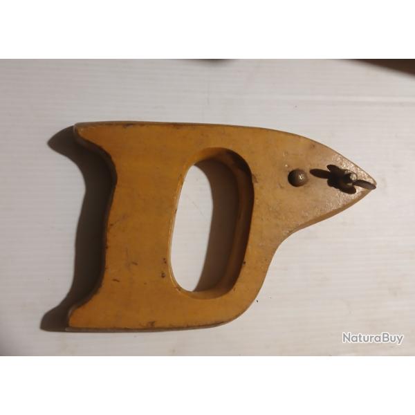 ANCIENNE POIGN�E EN BOIS POUR LAME DE SCIE