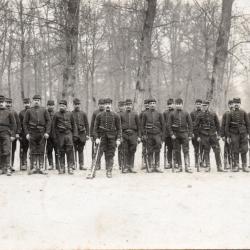Carte Postale Ancienne - Soldats en Uniforme -N&deg;8321