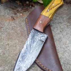 Couteau Skinner Lame Acier Damas 256 Couches Manche 2 Bois Etui Cuir Fab Artisanale 01