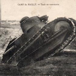 Carte postale Camp de Mailly Tank en manoeuvre -N&deg;8327