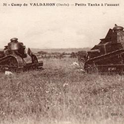 Carte Postale - Camp de Valdahon - Petits Tanks &agrave; l'assaut -N&deg;8332