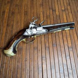 BEAU PISTOLET A SILEX D'OFFICIER SUP&Eacute;RIEUR ESPAGNOL VERS 1770