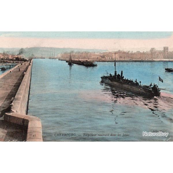 Carte Postale Ancienne - Cherbourg - Torpilleur rentrant dans les Jet�es -N�8342