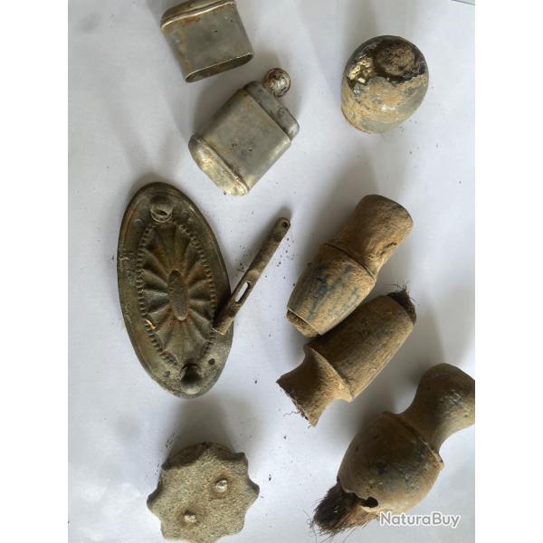 Lot eau, pi�ce de terrain militaire, bouchon de grenade, blaireau, allemand, fran�ais, W.W1 ww2