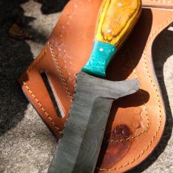 Couteau Skinner Lame Rasoir Acier Damas 256 Couches Manche Bois Beau Etui Cuir Fabric Artisanale
