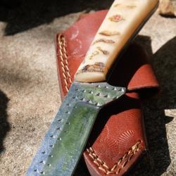 Couteau Skinner Lame Rasoir Acier Carbone Scie Bois Manche B&eacute;lier Beau Etui Cuir Horizon Artisanale