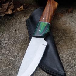 Couteau de Chasse Skinner Lame Drop Point Acier Carbone 1055 Satin Manche Bois Etui F Artisanale 01